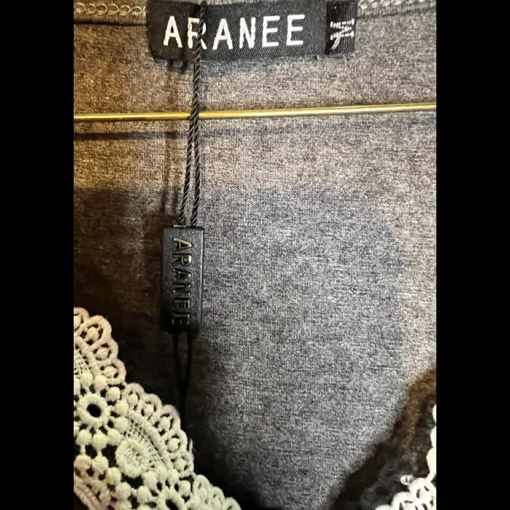 Aranee Blouse - Picture 3 of 3